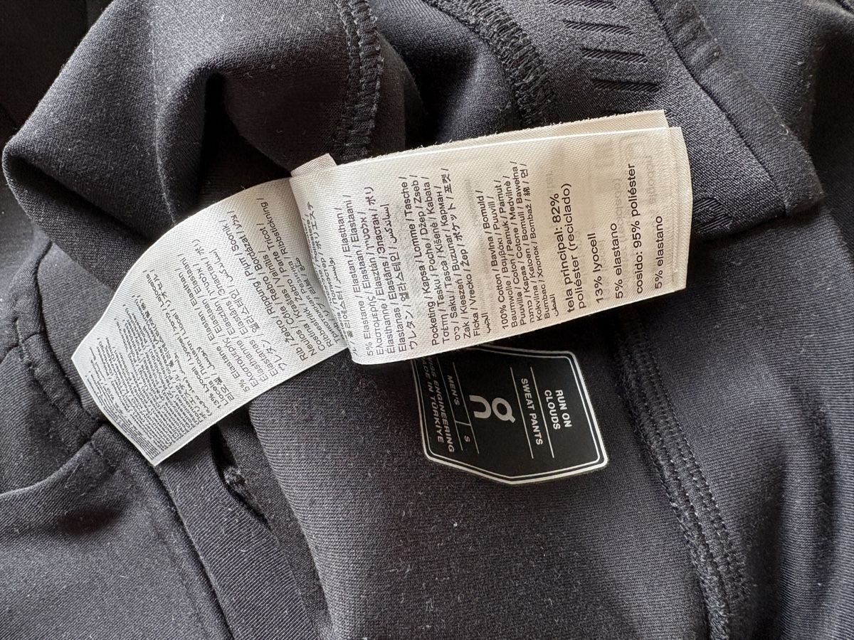 Pantaloni: ON run on clouds sweatpants – Usato da Rombach venduto da akiromay 4