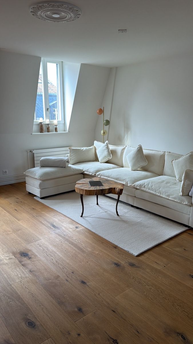 Sofas: Sofa - sehr elegant & Luxuriös – Neu (gemäss Beschreibung) aus Basel von tho_bei 1