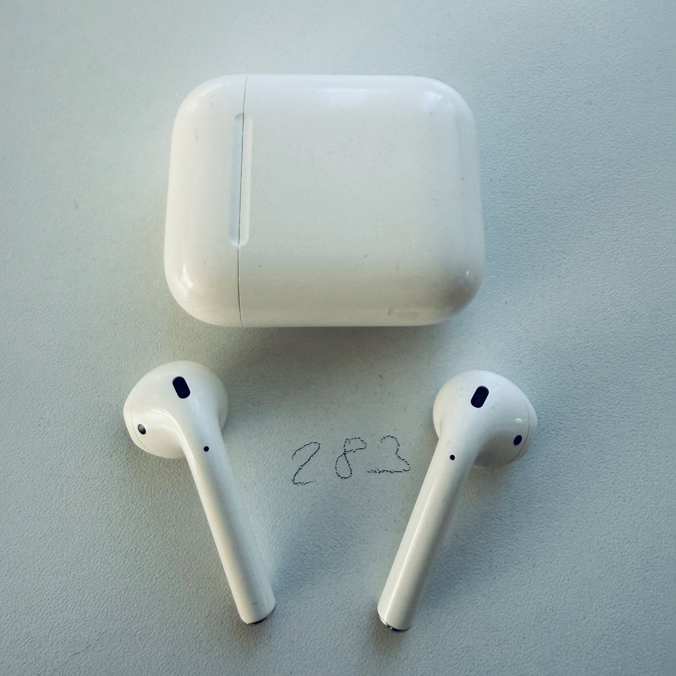 Apple Kopfhörer: Original Apple AirPods 2 Gen. Wireless Kopfhörer & Case – Gebraucht aus Basel von MY.AIRPODS.SHOP 6