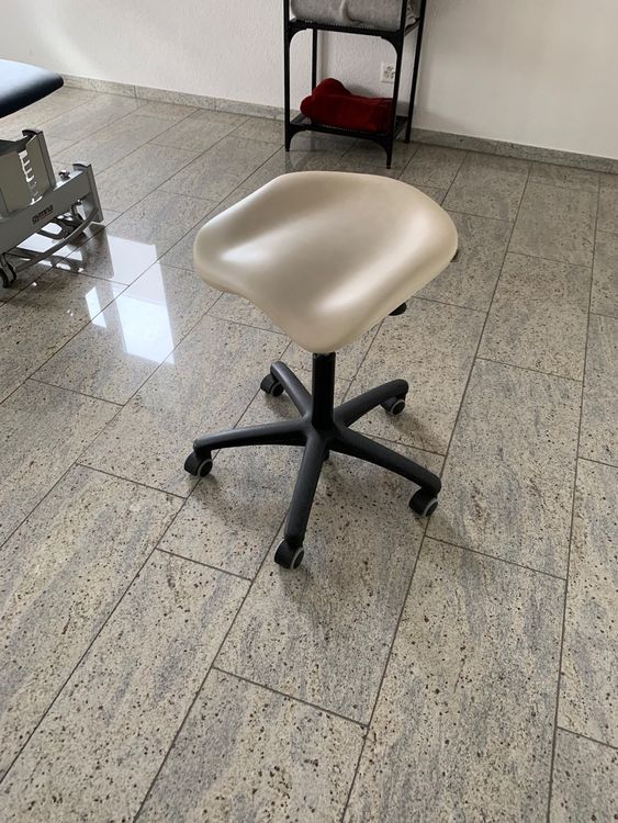 Kqpoinw Buchständer Holz - Höhenverstellbar Mit 360° Drehbarer Basis