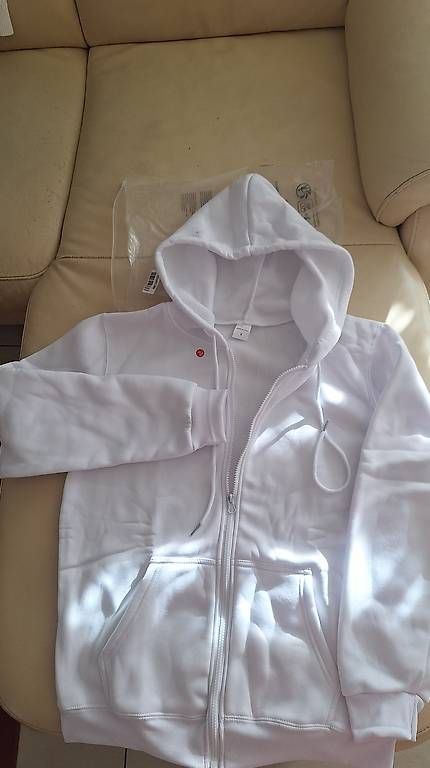 Giacche: Freizeit-Hoodie mit Reißverschluss – Usato da Dintikon venduto da lec_89sx 1
