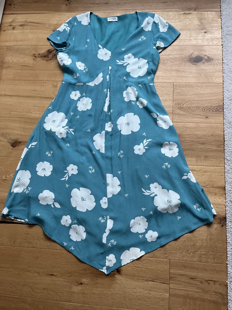 Kleider: Nomads, Gr. 42, Sommerkleid mit Blumenmuster – Gebraucht aus Weesen von Engadinerin