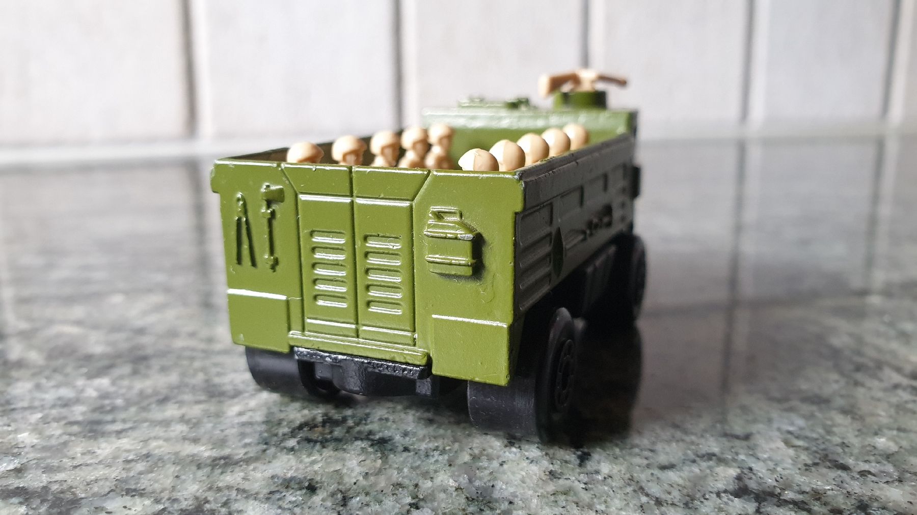Matchbox Modellini d'auto: MATCHBOX LESNEY 1976 ARMEE PERSONEN-TRANSPORTER – Nuovo (secondo la descrizione) da Wengi b. Büren venduto da Ot1000 5