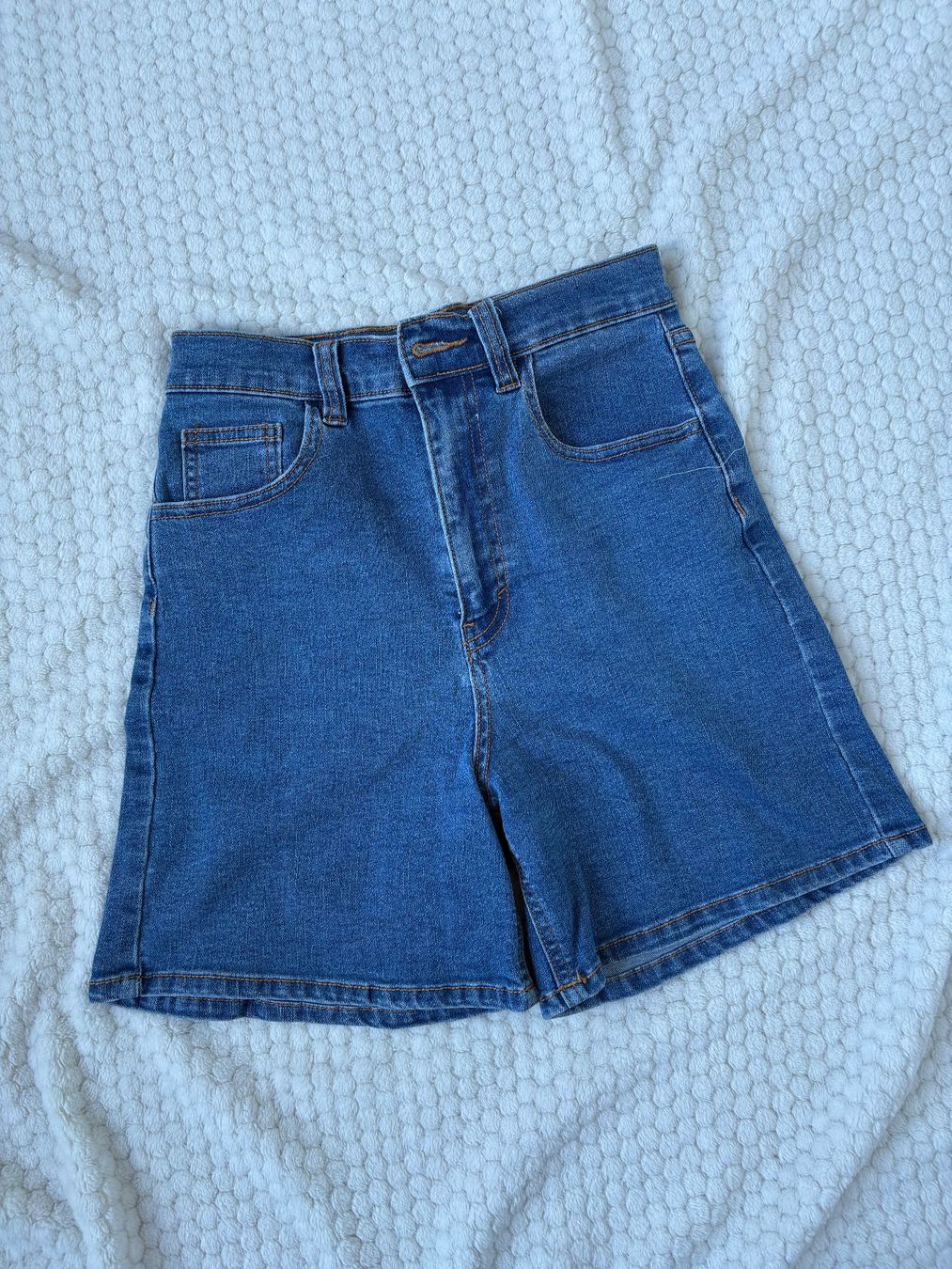 Pull&Bear Hosen: short bleu foncé Pull&Bear – Gebraucht aus Sorens von ma.stlz