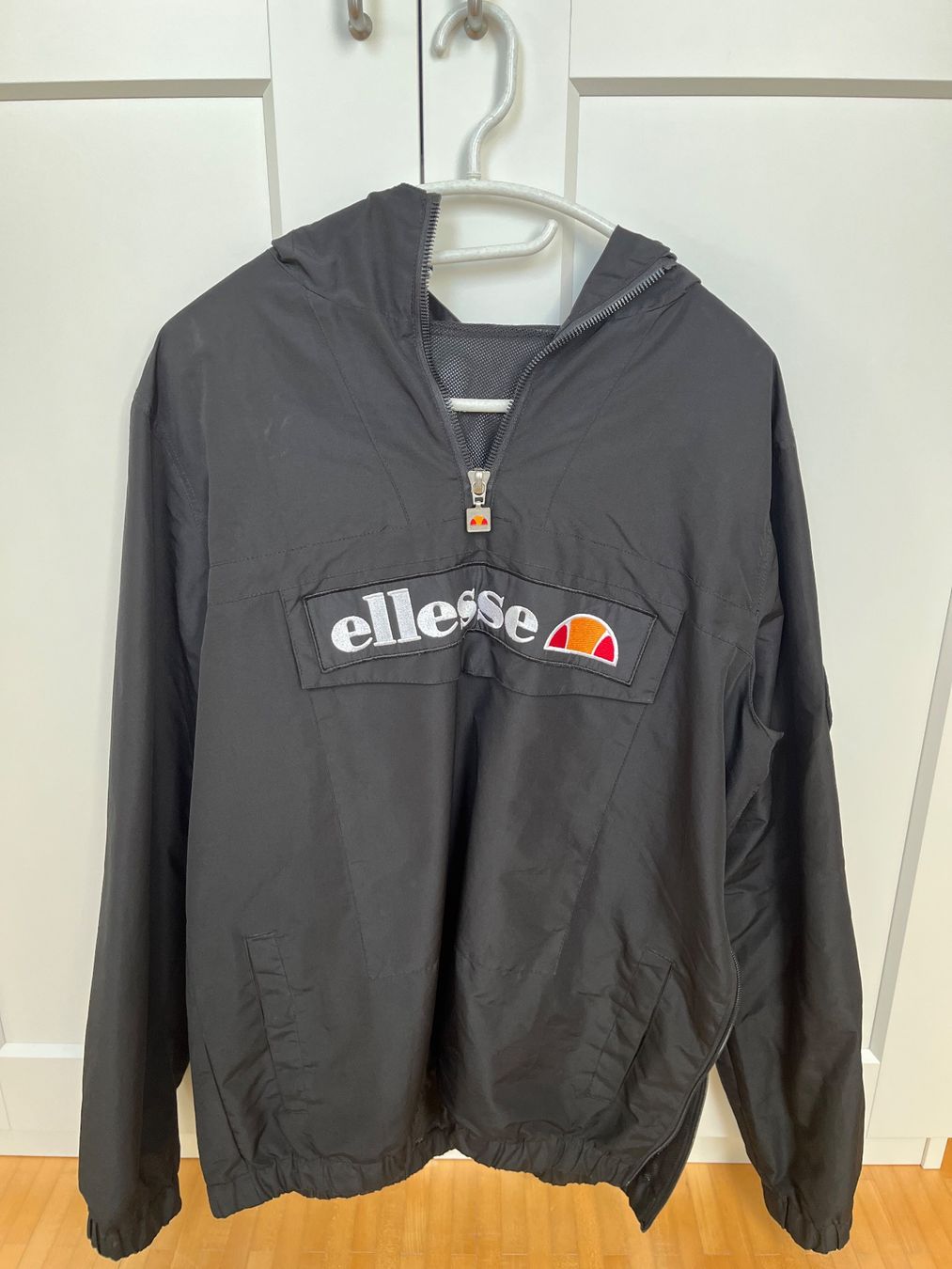 Ellesse Jacken: Ellesse Windjacke, Top Zustand, Grösse L – Gebraucht aus Zürich von lyn_tqp5 3