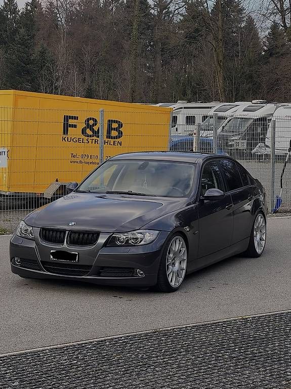 Autos: BMW 320i E90 – D'occasion à St. Erhard par Ali_Gator69 2