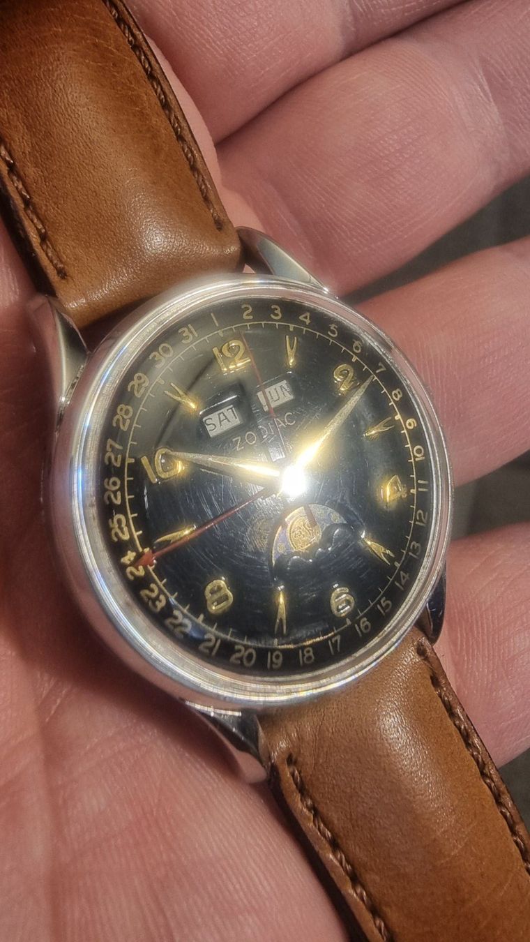 Zodiac Uhren: Zodiac Kalender Uhr – Gebraucht aus Courroux von Mchat 9