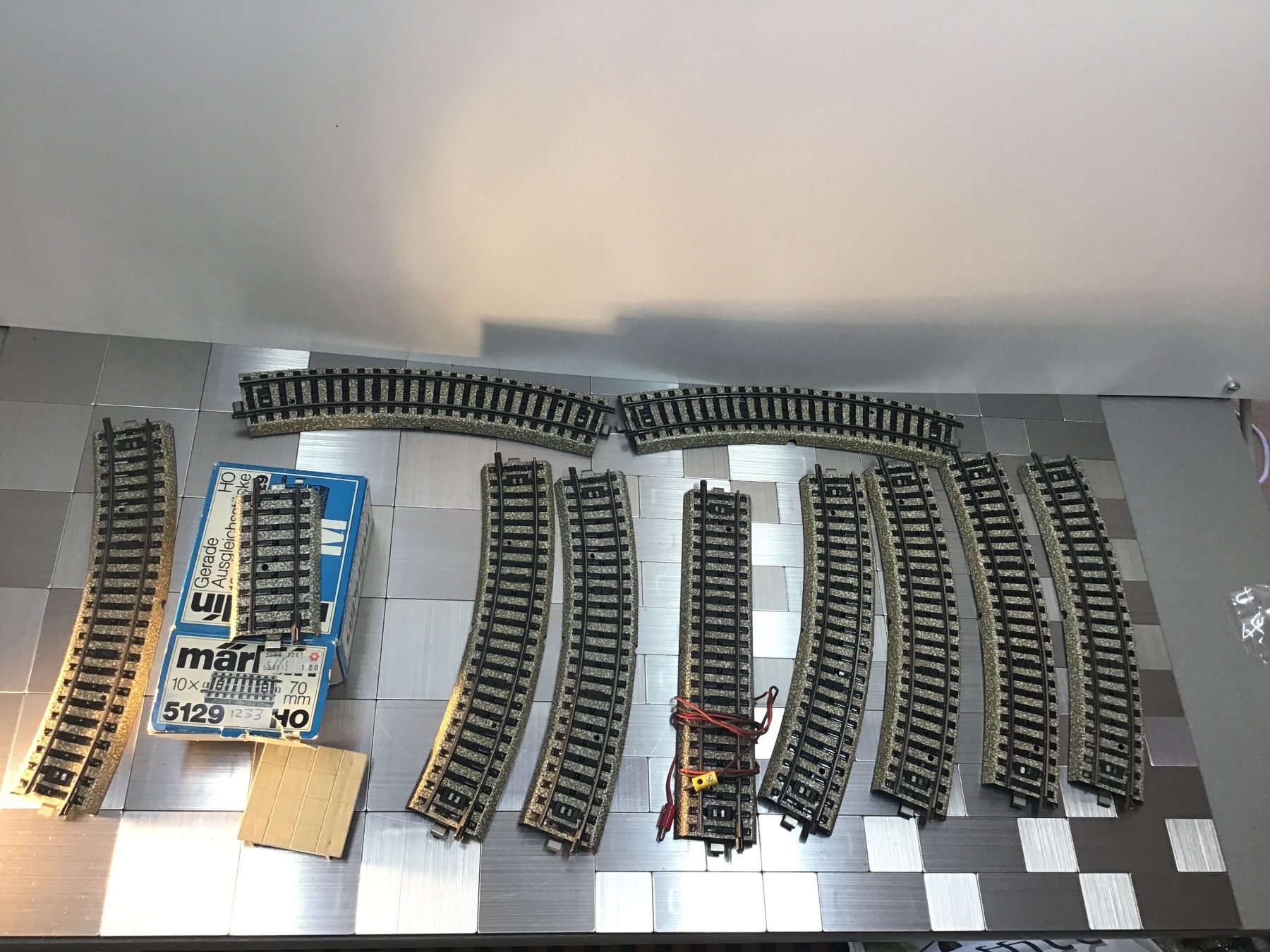 Märklin Modellini di ferrovie: MÄRKLIN SCHIENEN SPUR H0 – Usato da Männedorf venduto da Modell-Spezialisten
