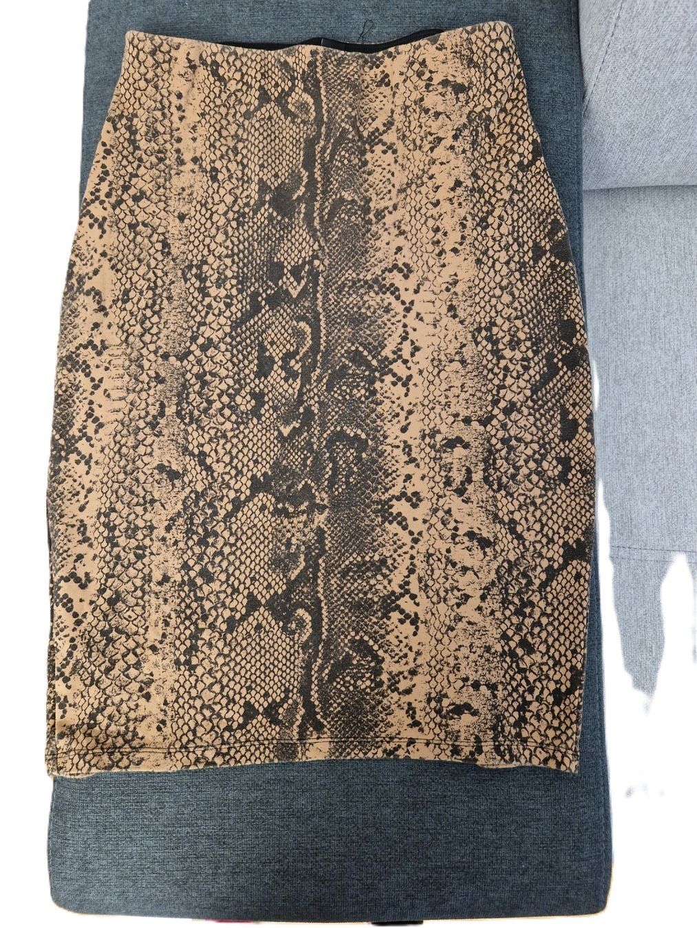 Vestiti: Schlangenmuster Kleid Gr. 38 Top Zustand – Usato da Glattbrugg venduto da hap_8w8v 1