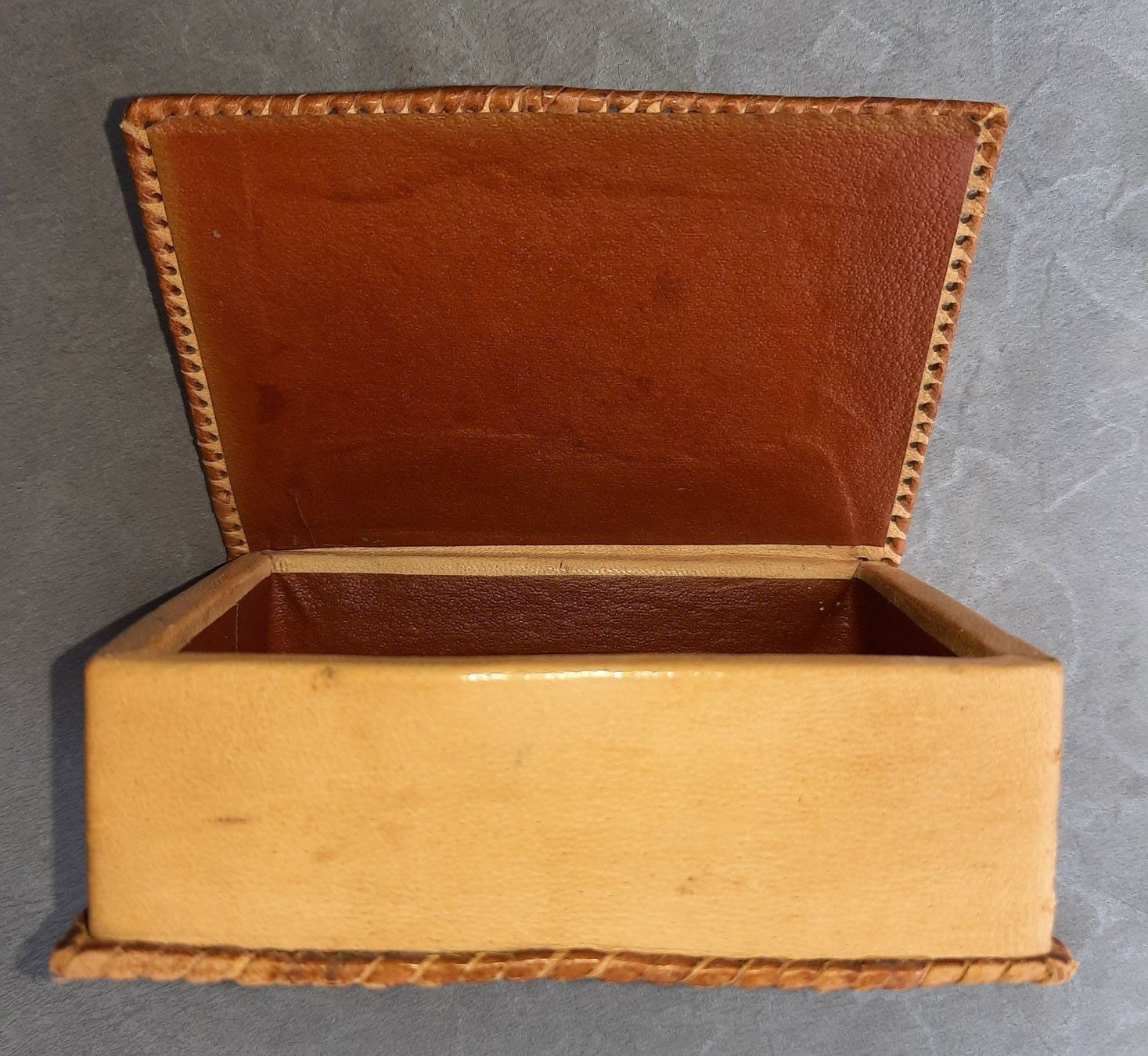 Coffrets à bijoux: Schatulle aus Leder – D'occasion à Kilchberg ZH par Ernzi47 3