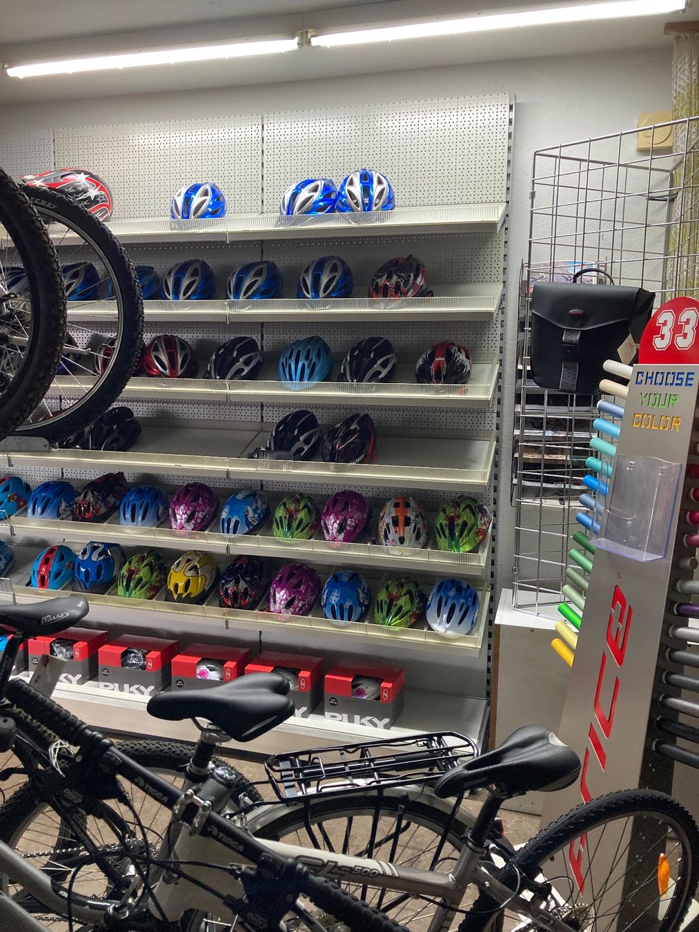 Regale: Verkaufsregal aus Velofachgeschäft – Gebraucht aus Oberlunkhofen von smaug03 2