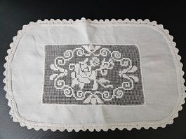 Spitzendeckchen Spitzendeckeli Spitze weiss, Rose 47x29 cm