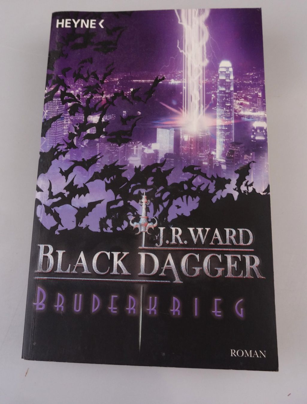 Altro in  Abbigliamento & Accessori: 4 Taschenbücher Black Dagger von J.R.Ward – Usato da Volketswil venduto da brockipfannenstil 4