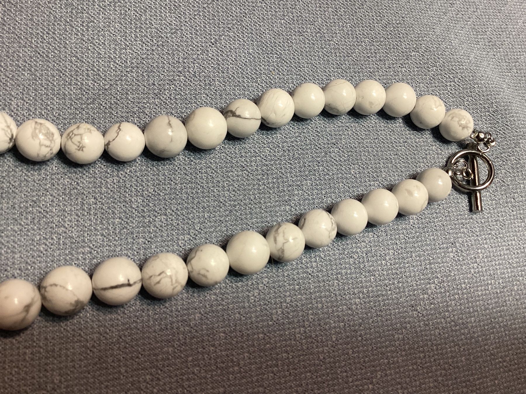 Ketten: Heilstein Edelstein Kette: natürlicher Howlith – Neu und originalverpackt aus Laax GR von Kiki-Kingdom2 3