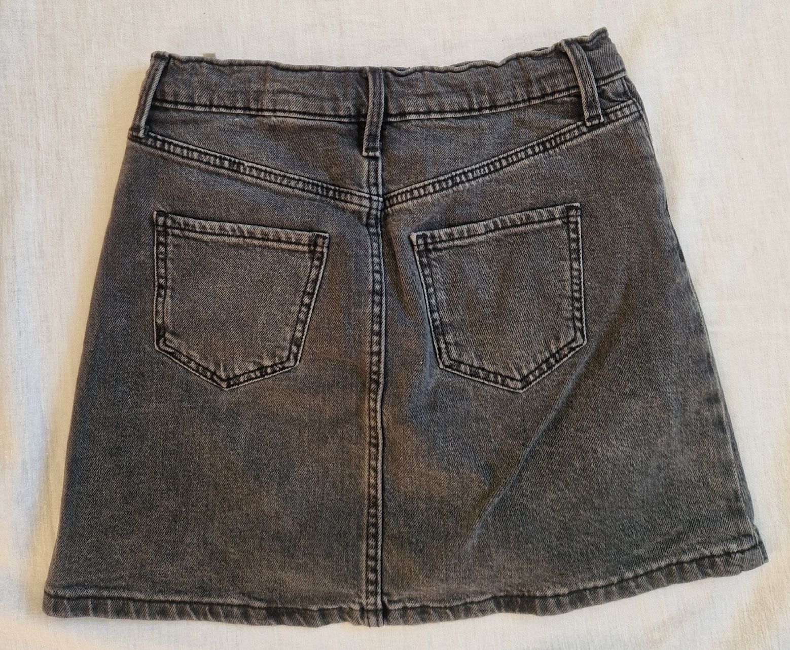 H&M Vestiti & Gonne: Schwarzer H&M Jeansrock, Gr. 128 – Usato da Muri b. Bern venduto da rol_xtf8 1