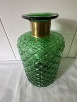Glas Vase gruen mit Messingfarbigen Krage 22cm Höhe 26.5