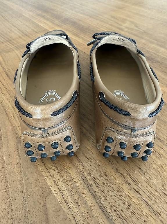 Chaussures femmes: Tods Segelschuh, gr.36.5 – D'occasion à Hofstetten SO par Katharina_Nina_Nina 3