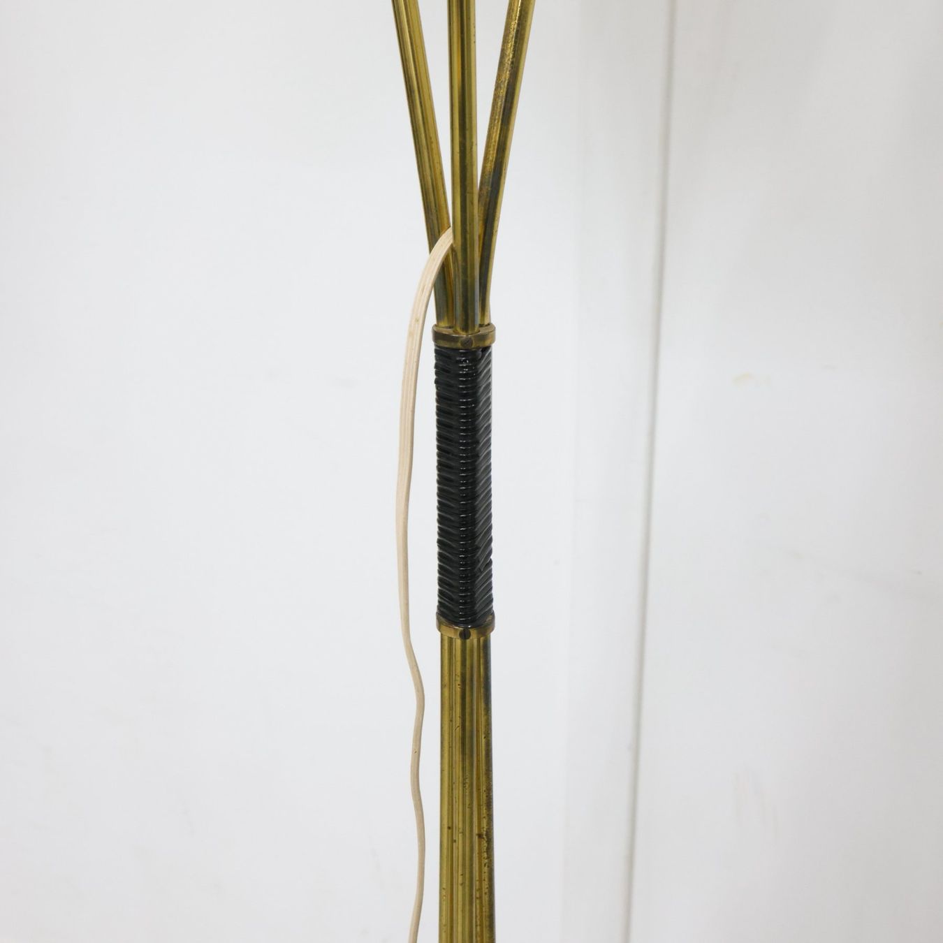 Lampade: Dreiflammige Vintage-Stehlampe – Usato da Volketswil venduto da brockipfannenstil 3