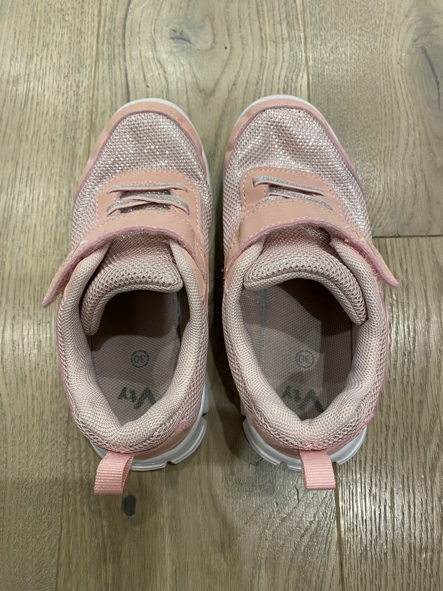 Scarpe per ragazze: Hallenschuhe Grösse 30 – Usato da Lachen/SZ venduto da Flower2 2