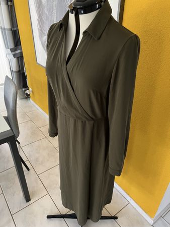 Dorothy Perkins Kleid, Gr. 40, Olivgrün
