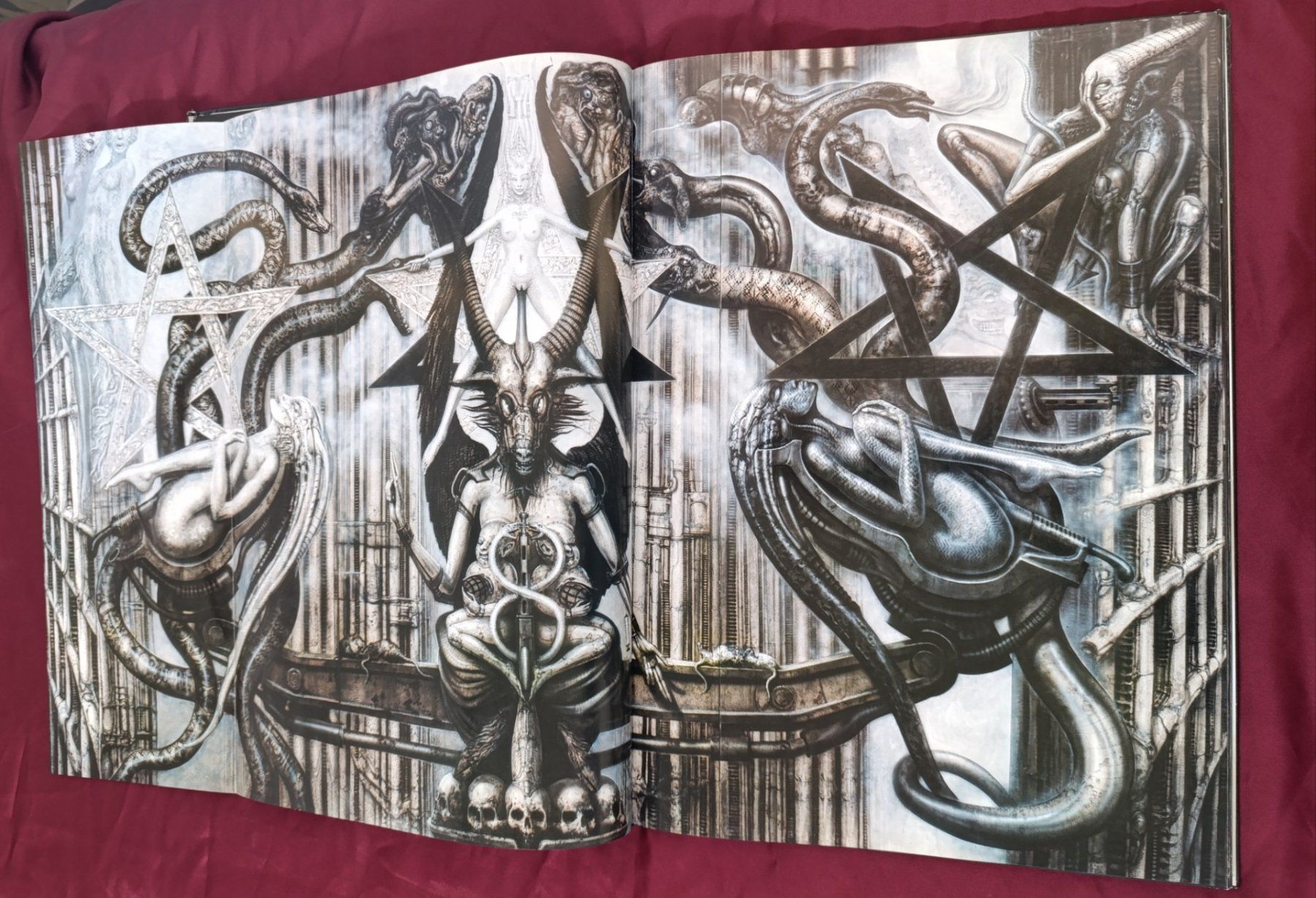 Libri: H.R.Giger's Necronomicon/ Edition C – Usato da Avry-sur-Matran venduto da dav_nm5p 2