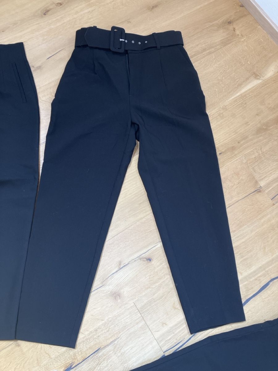 Zara Lotti di vestiti: 3 schwarze Stoffhosen Gr M - zara – Usato da Weissbad venduto da Praxedis_P51 3