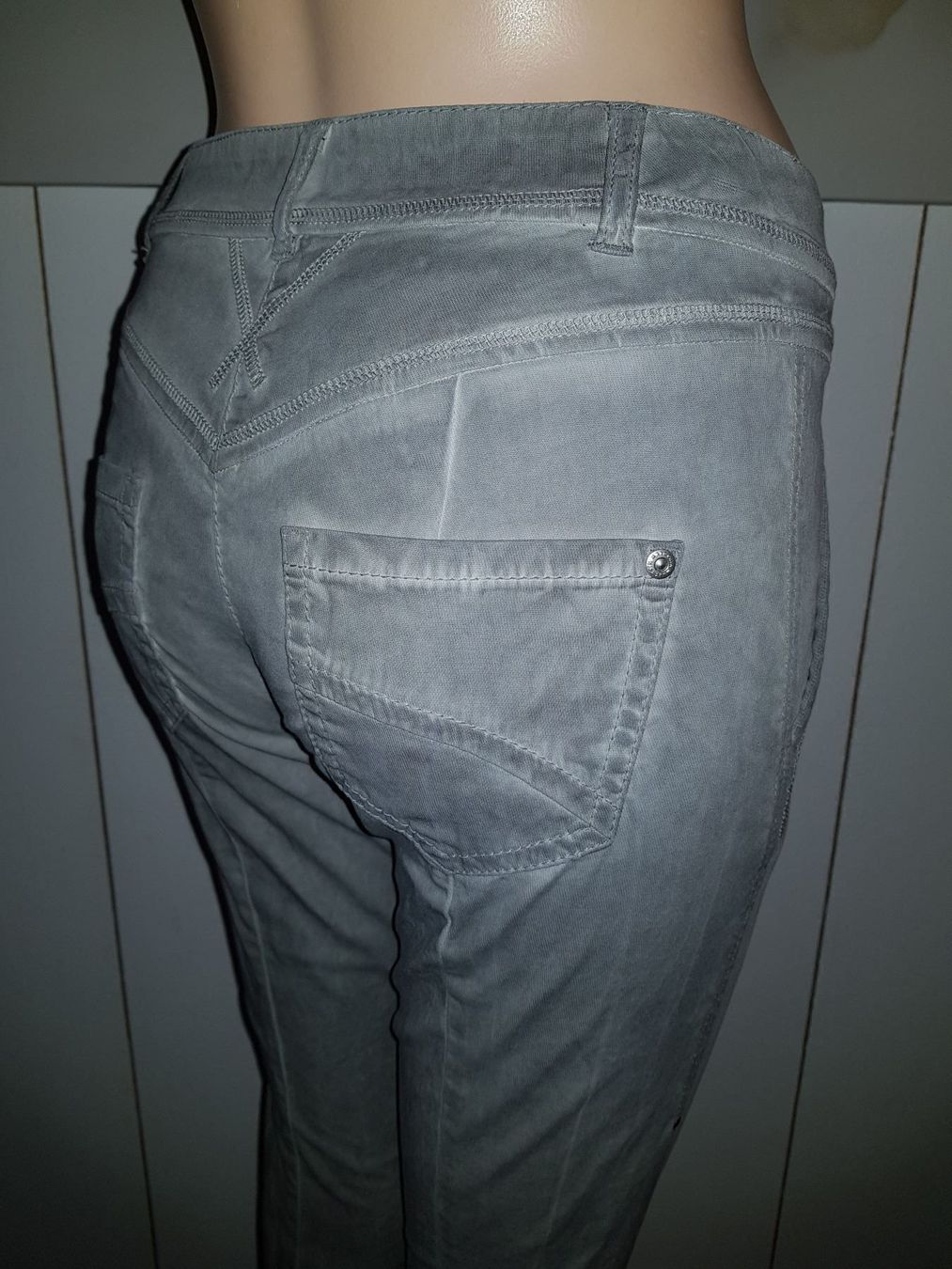 Pantaloni: Pantalon MARC CAIN taille 36 (2) – Usato da Cossonay-ville venduto da Super-Price-Quality