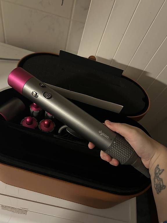 Dyson Asciugacapelli: Dyson AirWrap – Usato da Villarsel-Gibloux venduto da lea_zyj2 2