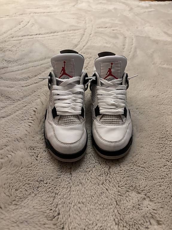 Jordan Herrenschuhe: Weisse Air Jordan 4 – Gebraucht aus Lenk im Simmental von niczbaeren