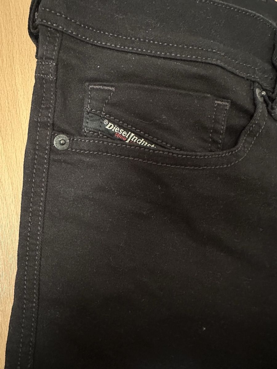 Diesel Jeans: Neue Schwarze Diesel Jeans Gr. W30 – Nuovo (secondo la descrizione) da Zollikofen venduto da Akshy 1