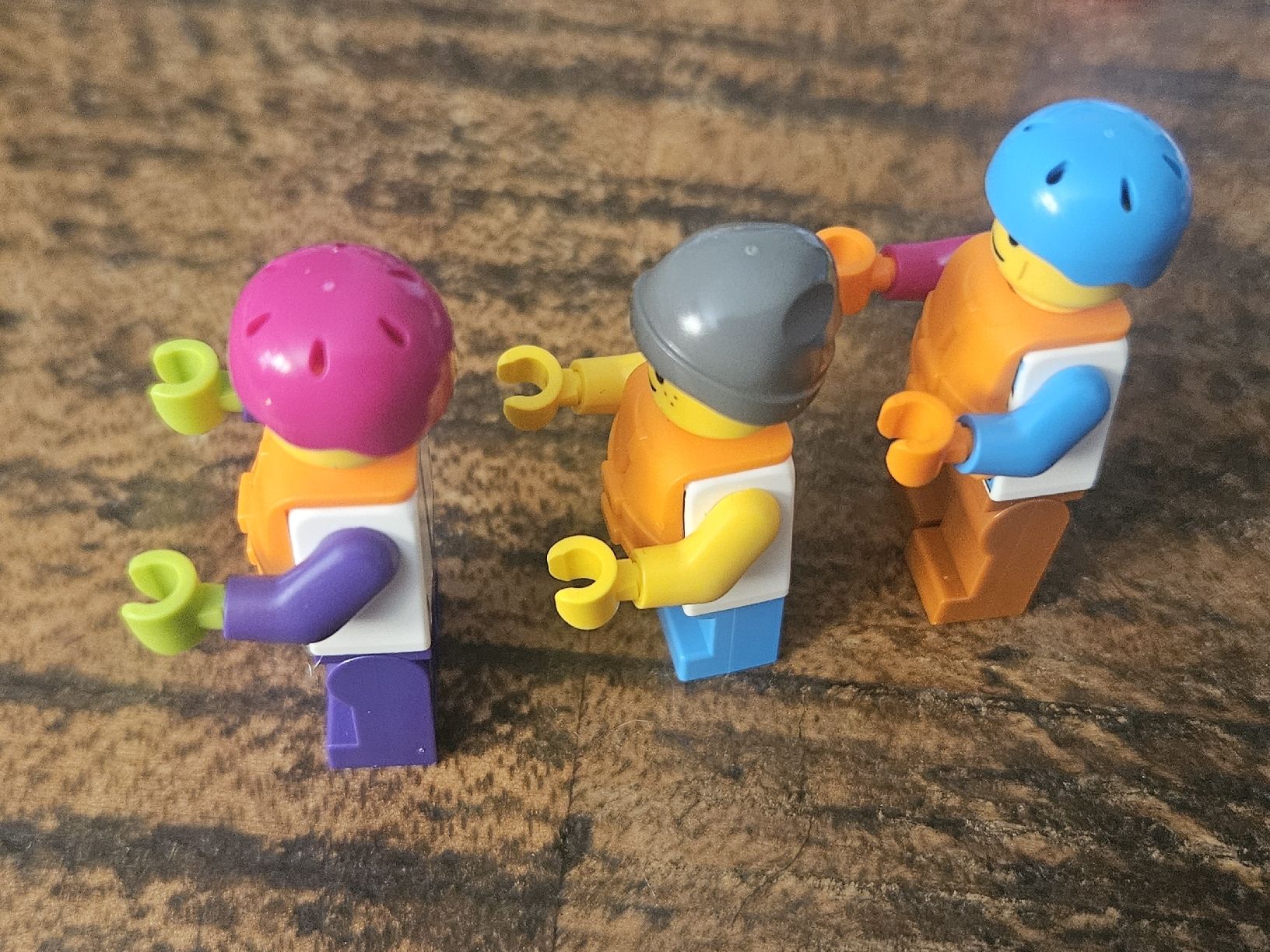 Lego Kit di costruzioni: lego lot de 3 figurines – Usato da Confignon venduto da Ecrofigs 2