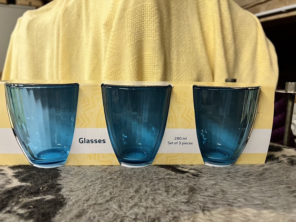 Gläser: Blaue Gläser – Neu und originalverpackt aus Münchenbuchsee von wurzel123