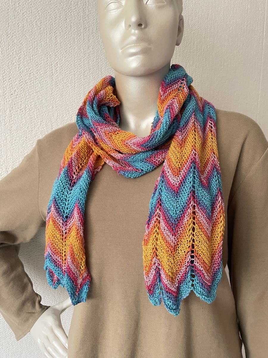 Foulards & écharpes: Leichter Baumwollschal mit Zickzackmuster, – Neuf avec emballage d'origine à Fislisbach par handglismet 2