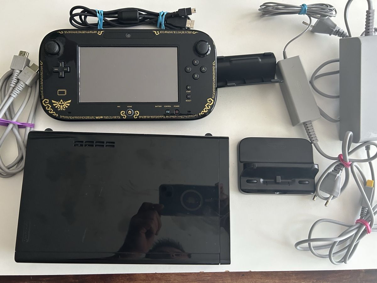 Nintendo Console: Wii U Zelda and Twilight Princess  – Usato da Pully venduto da PongDayOne 3