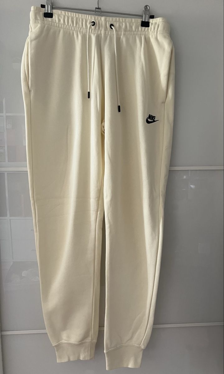 Nike Pantaloni: Nike Jogginghose gelb Grösse S – Nuovo (secondo la descrizione) da Hochdorf venduto da lor_dk57