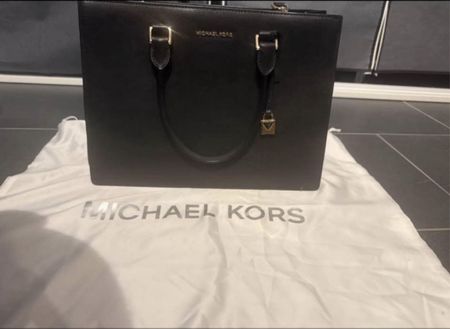 Sac Michael Kors noir cuir état neuf