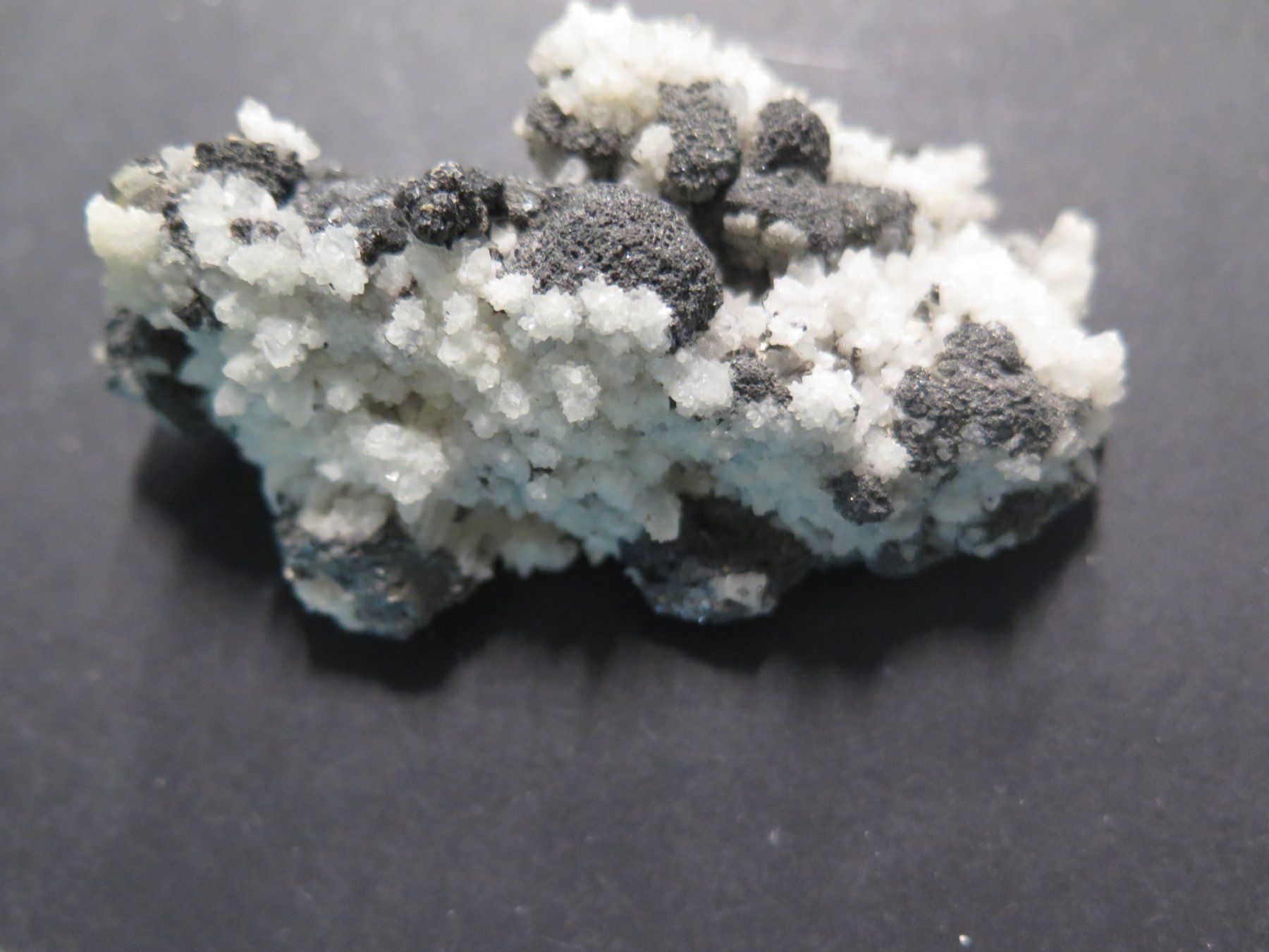 Minerali & Pietre curative: Sphalerit, Pyrit auf Quarz von Rumänien – Usato da Schaffhausen venduto da Yamakana51L8736OQ8