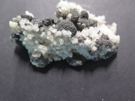 Sphalerit, Pyrit auf Quarz von Rumänien