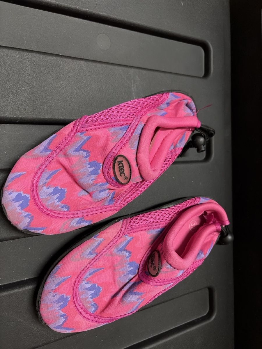 Scarpe per ragazzi: Wasserschuhe Grösse 32 – Usato da Granges-Paccot venduto da Fwaeber