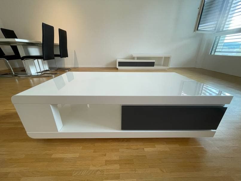 Conforama Divani: 3er Set: Schlaf-Sofa mit TV-Möbel & Couchtisch – Usato da Zürich venduto da Quietschy 3