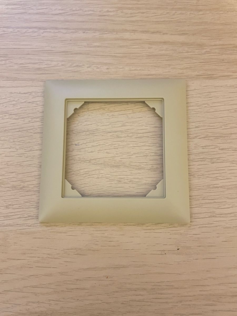 Feller Interruttori: Feller EDIZIOdue cornice beige – Nuovo (secondo la descrizione) da Novazzano venduto da GioStore 1