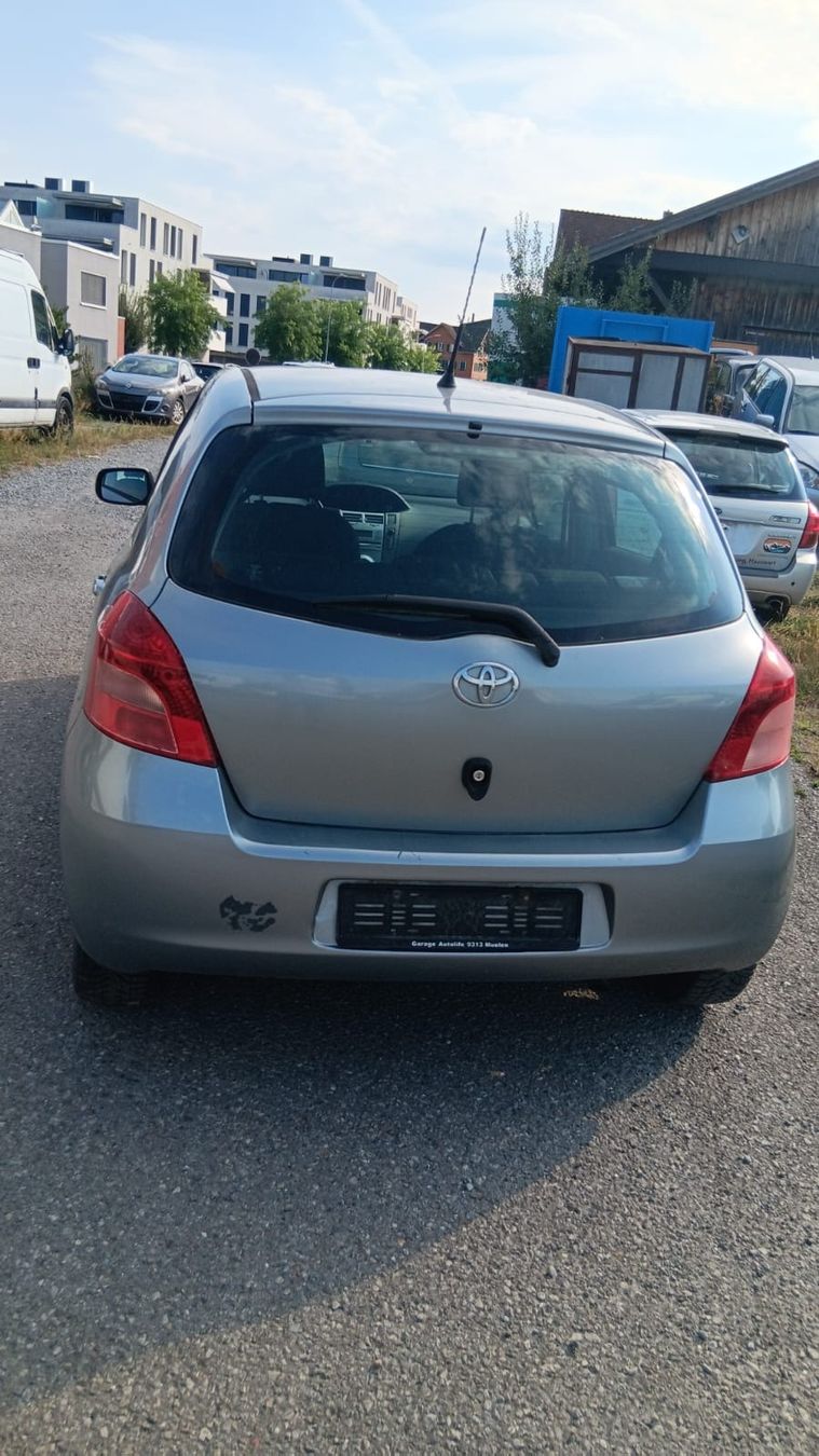 Toyota Automobili: Toyota Yaris 1.0 – Usato da Rebstein venduto da TonyRasta-Autohandel 3