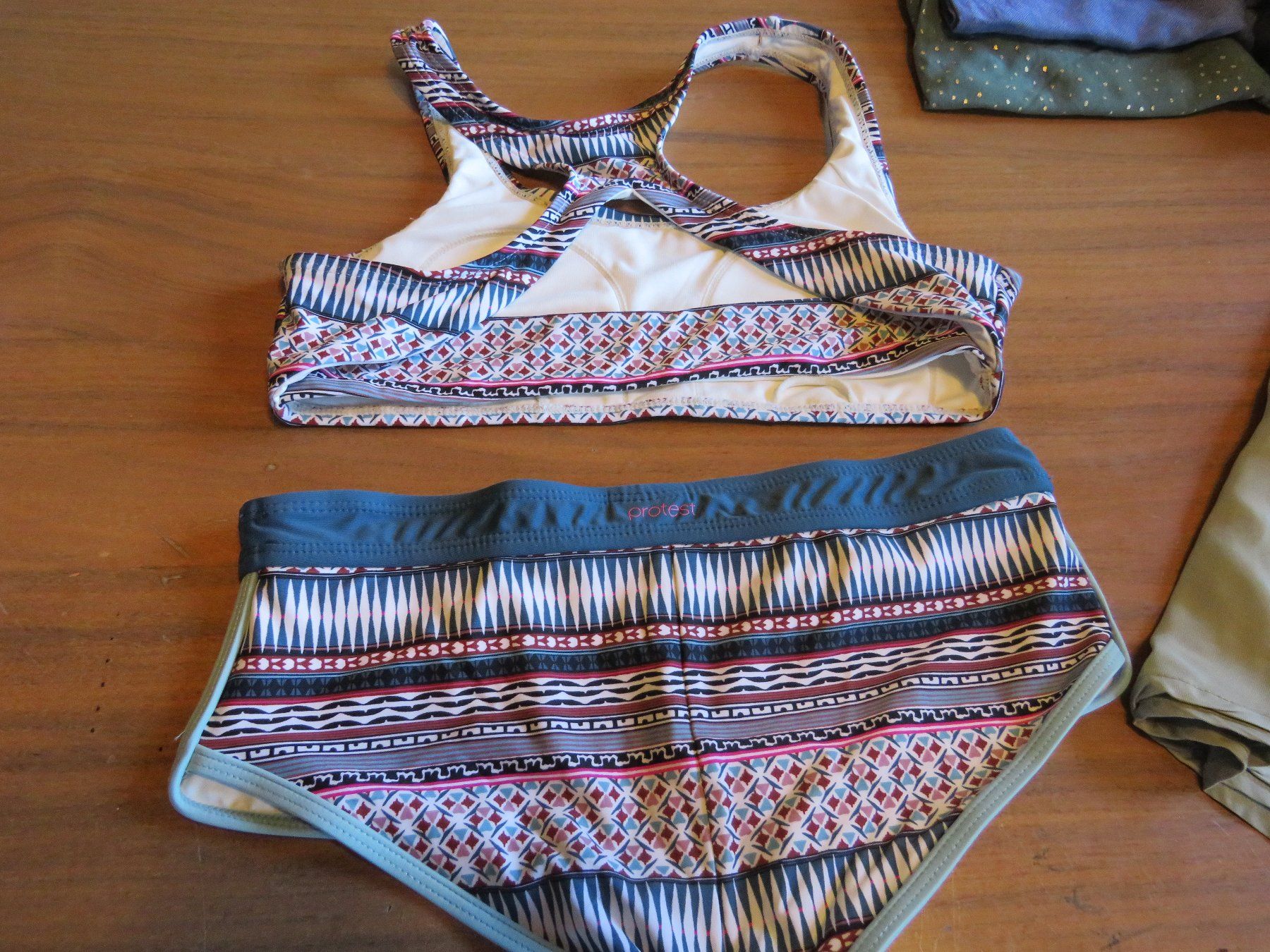 Lotti & Set di vestiti: Kleiderpaket Mädchen ab Gr. 152-164 – Usato da Luthern venduto da floluli 3
