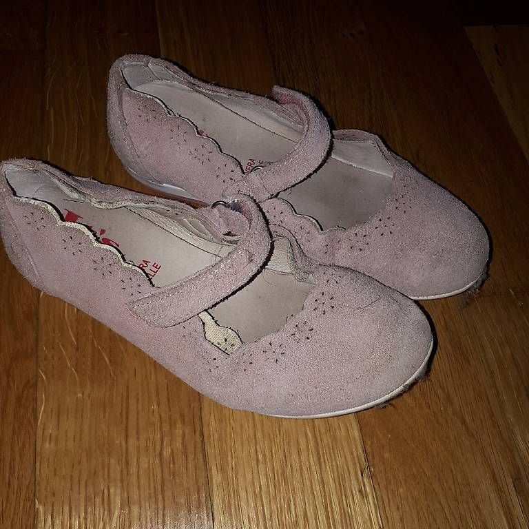 Schuhe für Mädchen: Ballerina – Gebraucht aus Wangen ZH von oky-doky