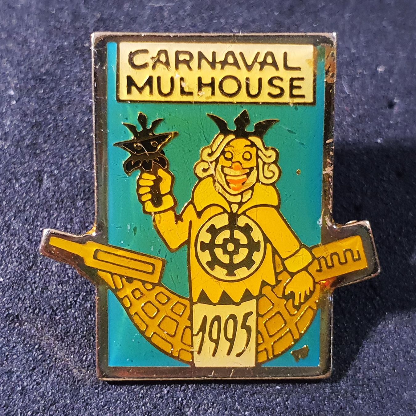 Placchette & Badge: Y842 - Pin Carnaval Mulhouse 1995 – Usato da Reinach BL venduto da Boston-Verkauf