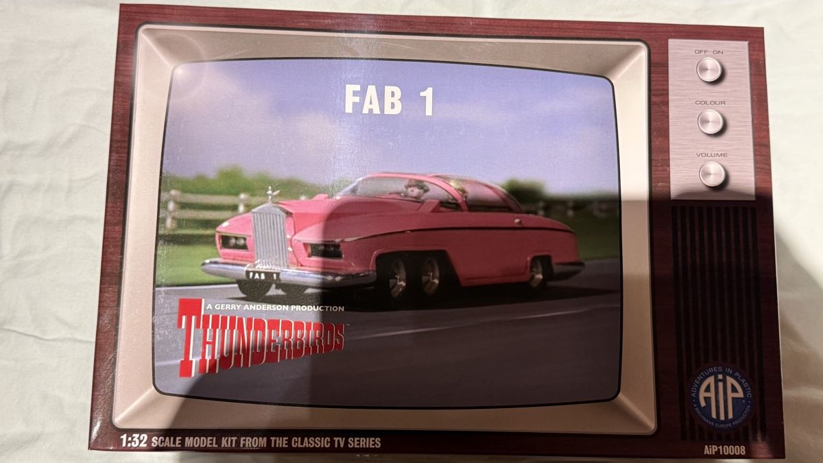 Voitures modèles: Thunderbirds FAB 1 Modellbausatz 1:32, neu & originalverpack – Neuf avec emballage d'origine à Basel par Zomeg 1
