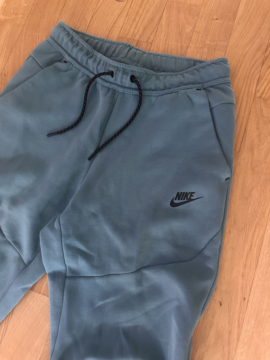 Nike Pantaloni: Nike Tech Trainerhose Gr. S  – Usato da Erlinsbach SO venduto da dikaan 3