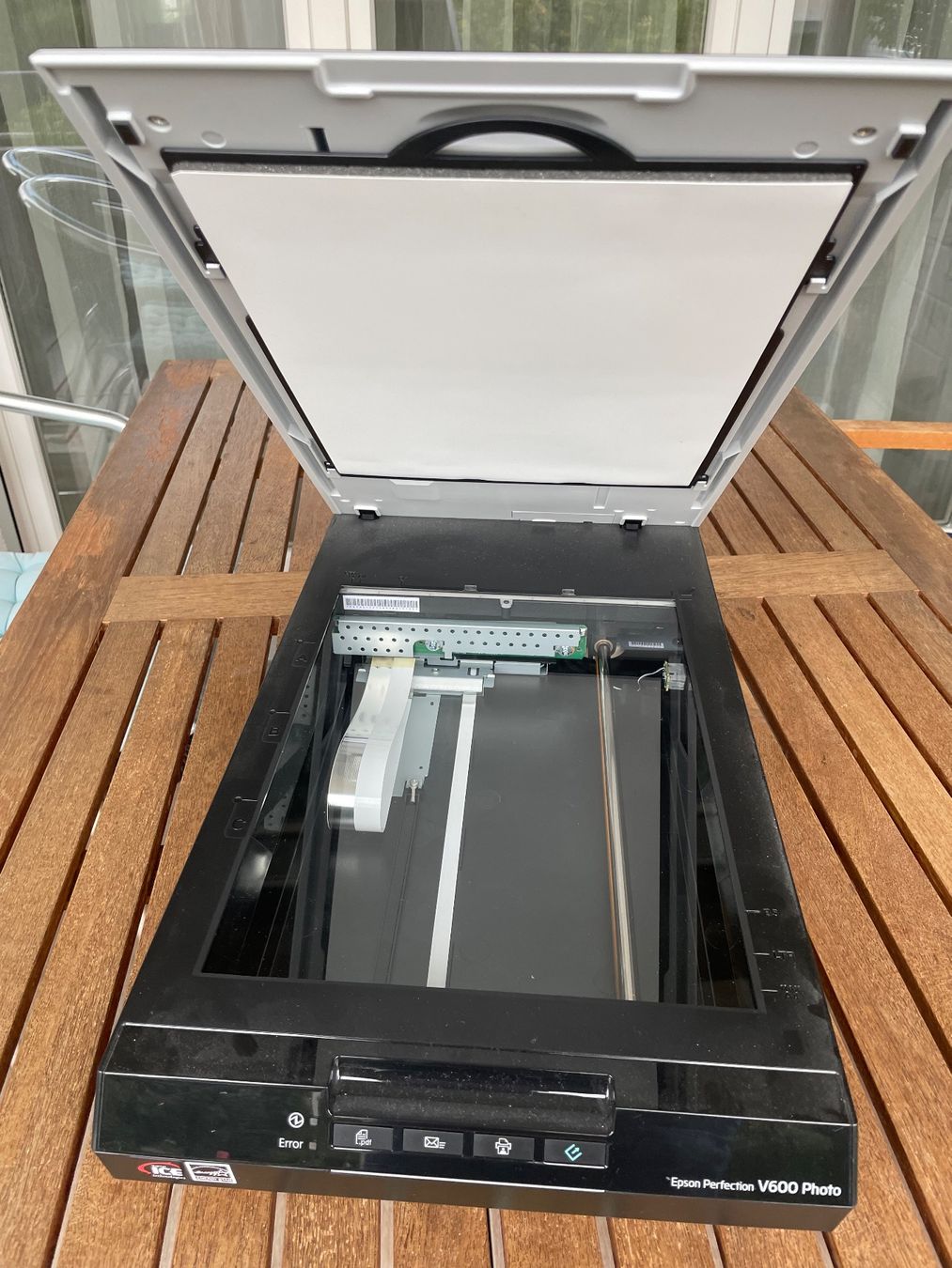Epson Scanner: Scanner Epson Perfection V600 Photo – Usato da Willisau venduto da Juweott 1