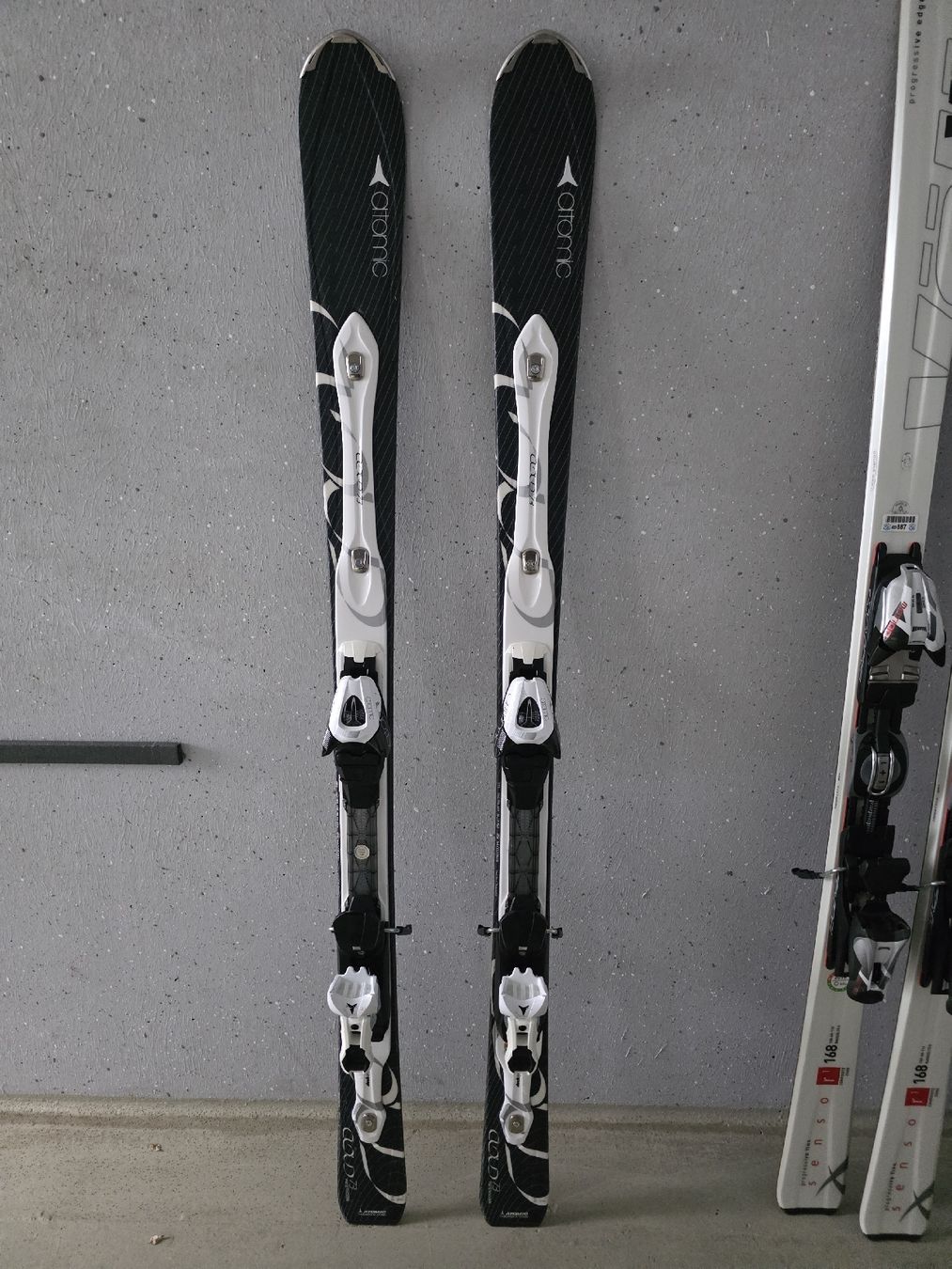 Atomic Skis: 1 Paar Skis. ATOMIC  – Gebraucht aus Lyssach von Nisa 5