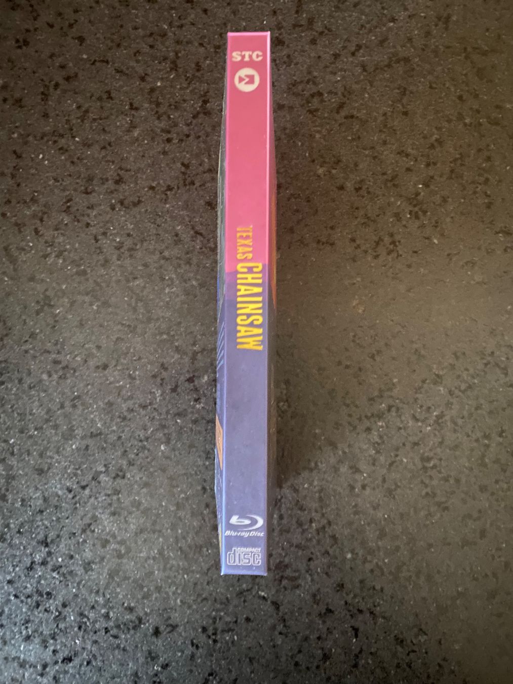 Tutti i DVDs: Texas Chainsaw Mediabook Blu-ray + CD Sehr Gut – Usato da Schmitten FR venduto da FilmRarities 2